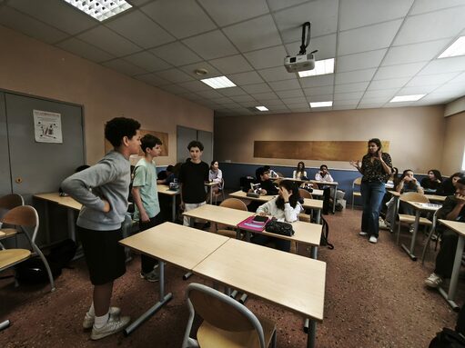Théâtre actrice en pleine action Benjamin.jpg
